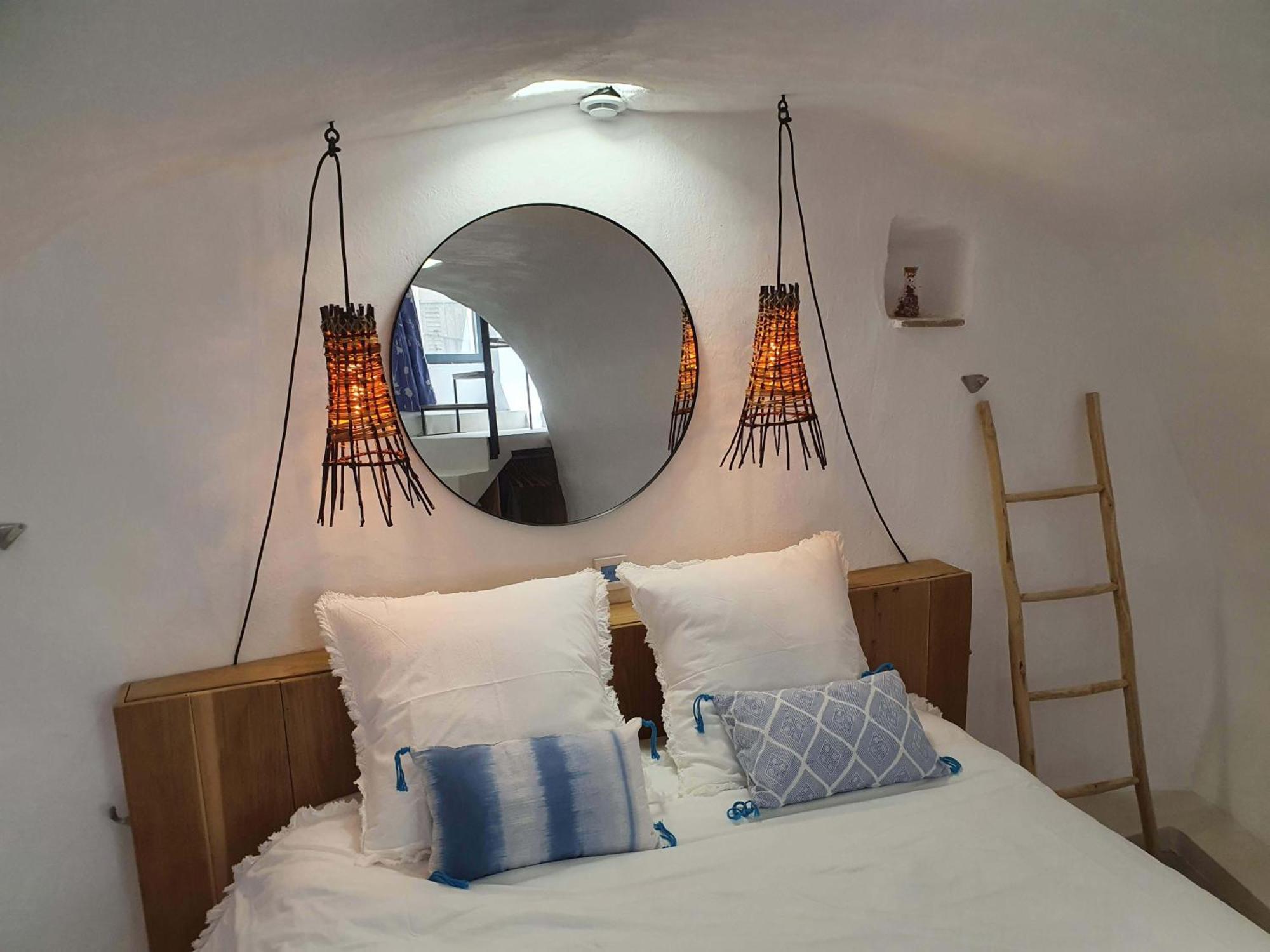 Holiday home L'exquishette De Lourmarin, Un Nid Sur Les Toits. Lourmarin