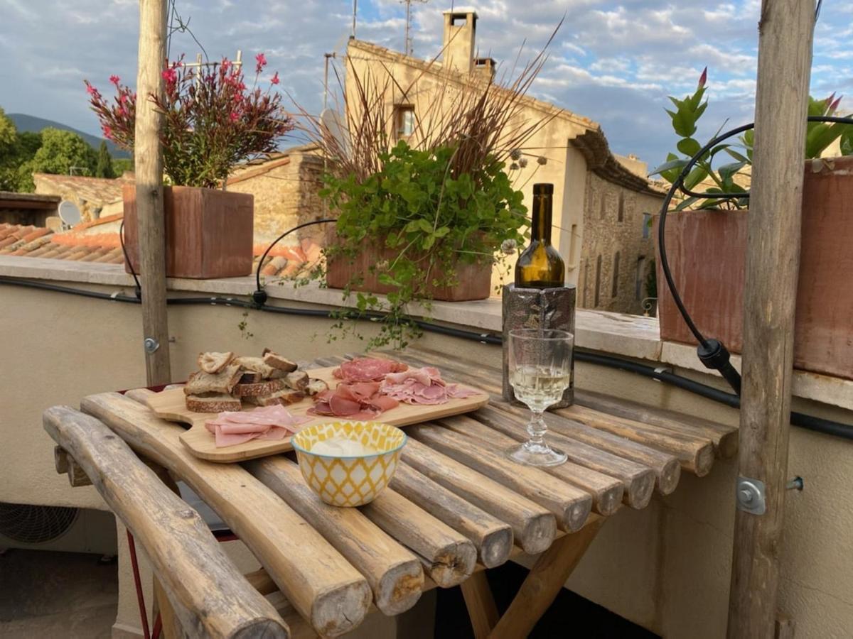 L'exquishette De Lourmarin, Un Nid Sur Les Toits. * Lourmarin