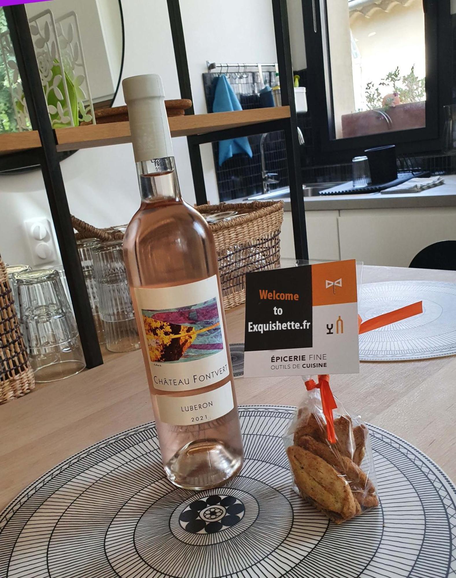 L'exquishette De Lourmarin, Un Nid Sur Les Toits. *